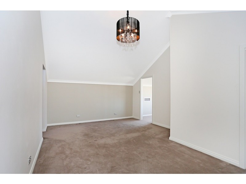 25 Genevieve Court, Halls Head WA 6210