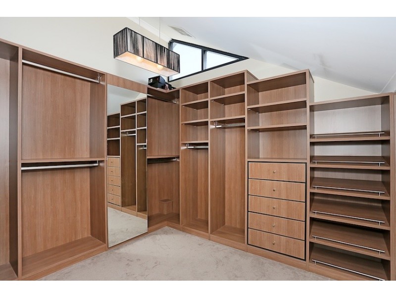 25 Genevieve Court, Halls Head WA 6210