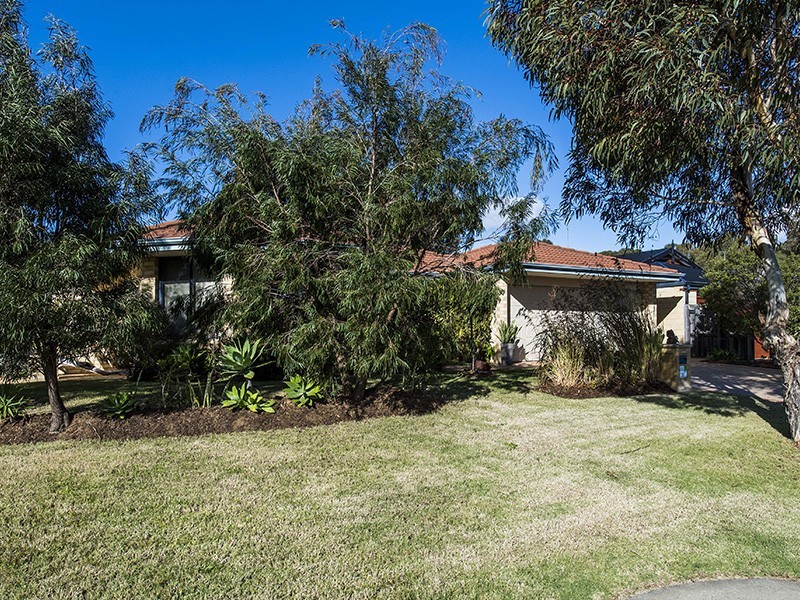 50 Summerlea Avenue, Meadow Springs WA 6210