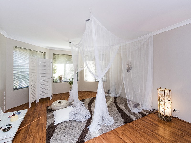 50 Summerlea Avenue, Meadow Springs WA 6210