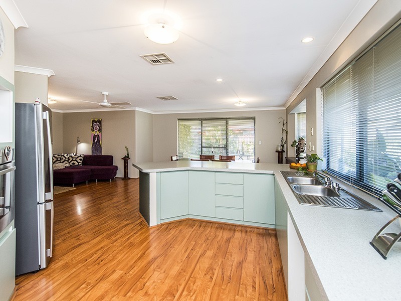 50 Summerlea Avenue, Meadow Springs WA 6210