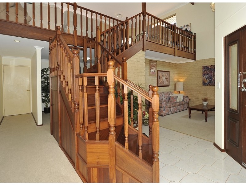 51 Oaklands Avenue, Halls Head WA 6210