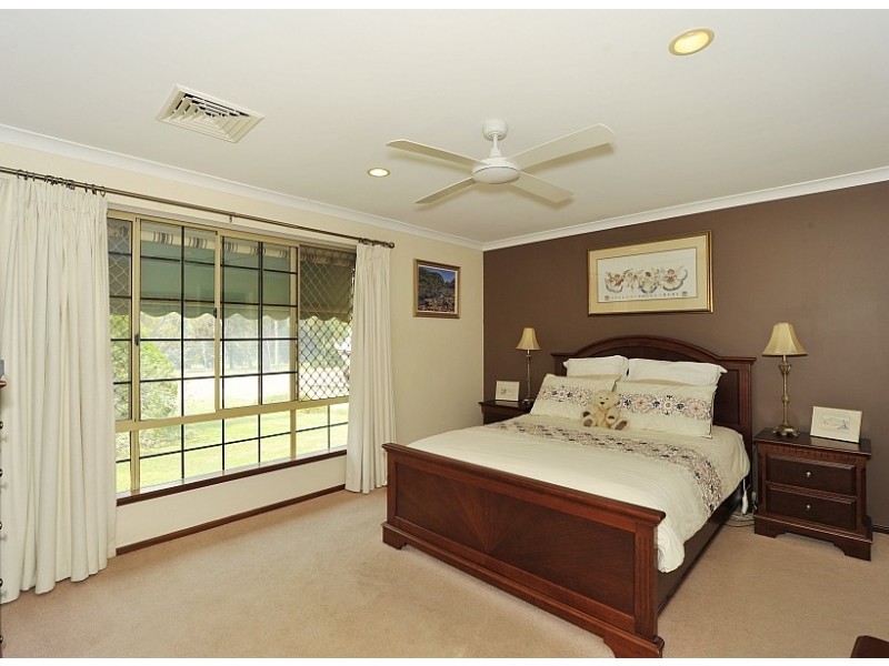 51 Oaklands Avenue, Halls Head WA 6210