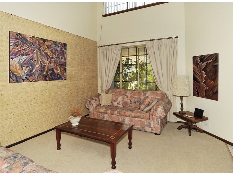 51 Oaklands Avenue, Halls Head WA 6210