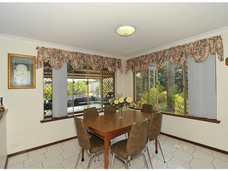 51 Oaklands Avenue, Halls Head WA 6210