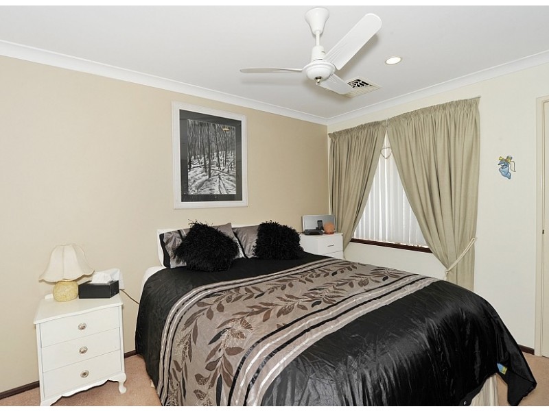 51 Oaklands Avenue, Halls Head WA 6210