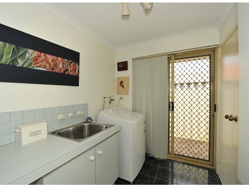 51 Oaklands Avenue, Halls Head WA 6210