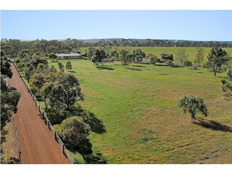 33 Cheyne  Court, Pinjarra WA 6208
