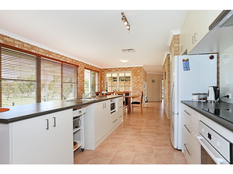 33 Cheyne  Court, Pinjarra WA 6208