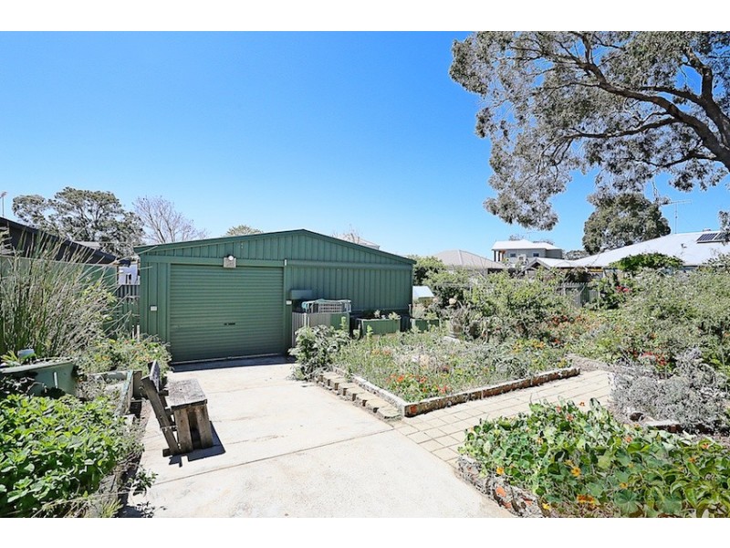 39 Nairn Road, Coodanup WA 6210