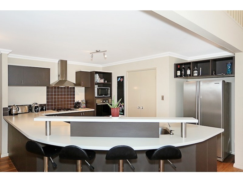 7 Zinnia Lane, Halls Head WA 6210