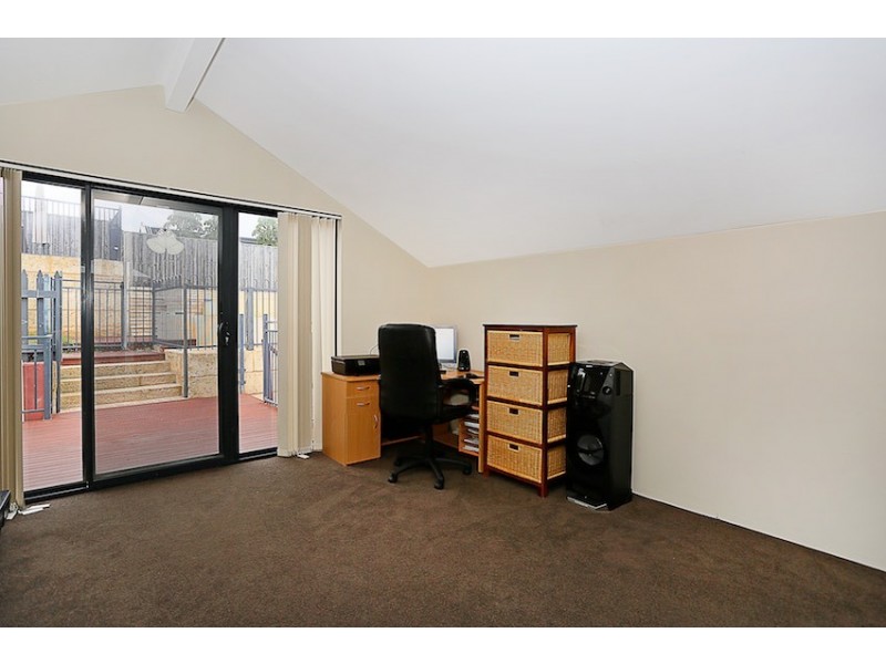 7 Zinnia Lane, Halls Head WA 6210