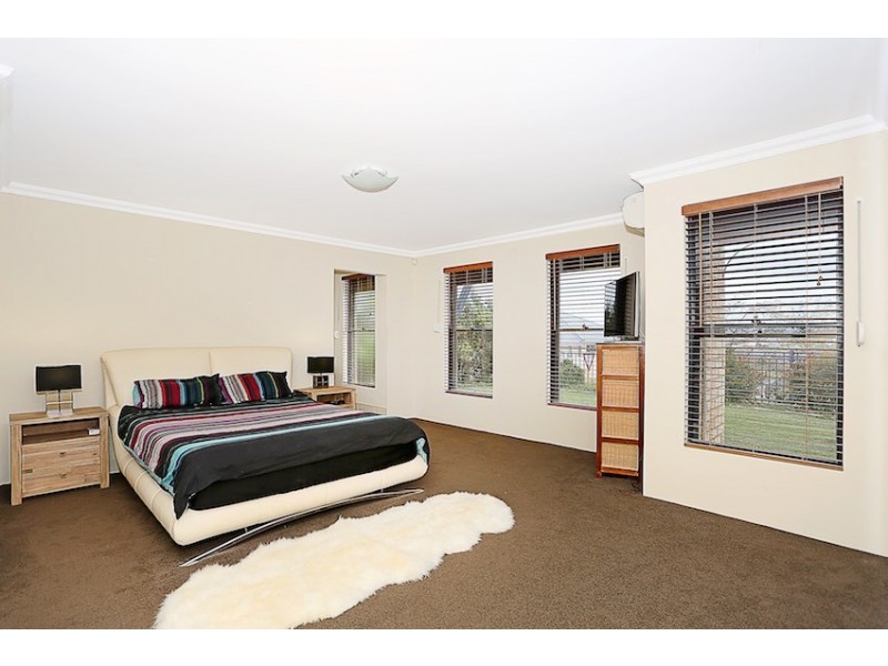 7 Zinnia Lane, Halls Head WA 6210