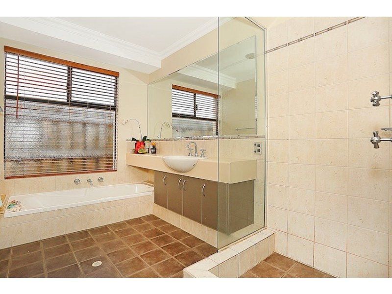 7 Zinnia Lane, Halls Head WA 6210