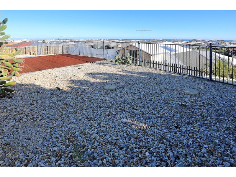 7 Zinnia Lane, Halls Head WA 6210