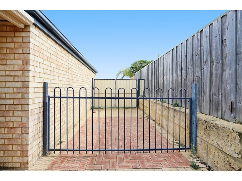 7 Zinnia Lane, Halls Head WA 6210