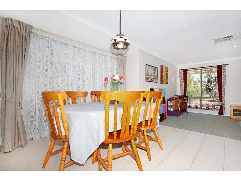 5 Feltin Place, Dudley Park WA 6210