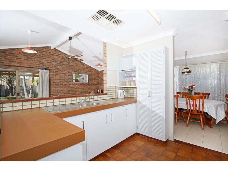 5 Feltin Place, Dudley Park WA 6210