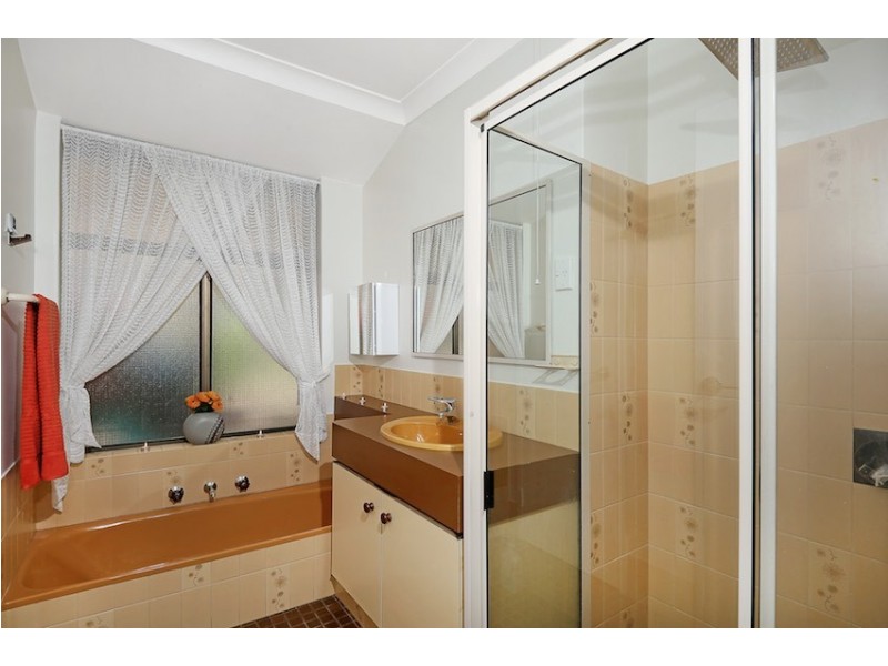 5 Feltin Place, Dudley Park WA 6210