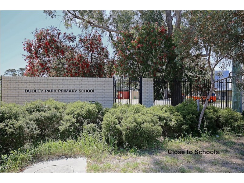 5 Feltin Place, Dudley Park WA 6210