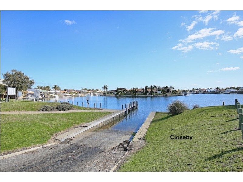 5 Feltin Place, Dudley Park WA 6210