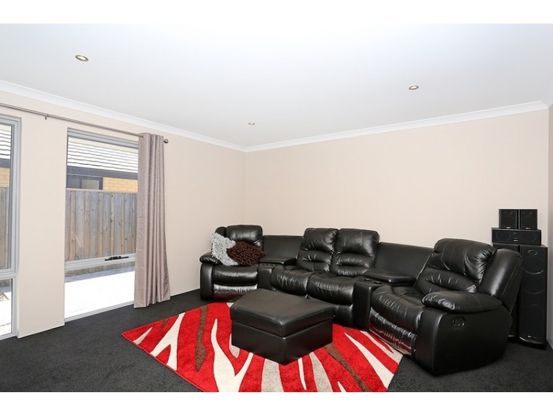 350 Peelwood Parade, Halls Head WA 6210