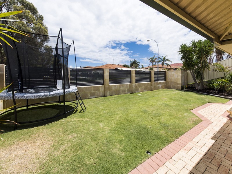 44 Floribunda Avenue, Halls Head WA 6210