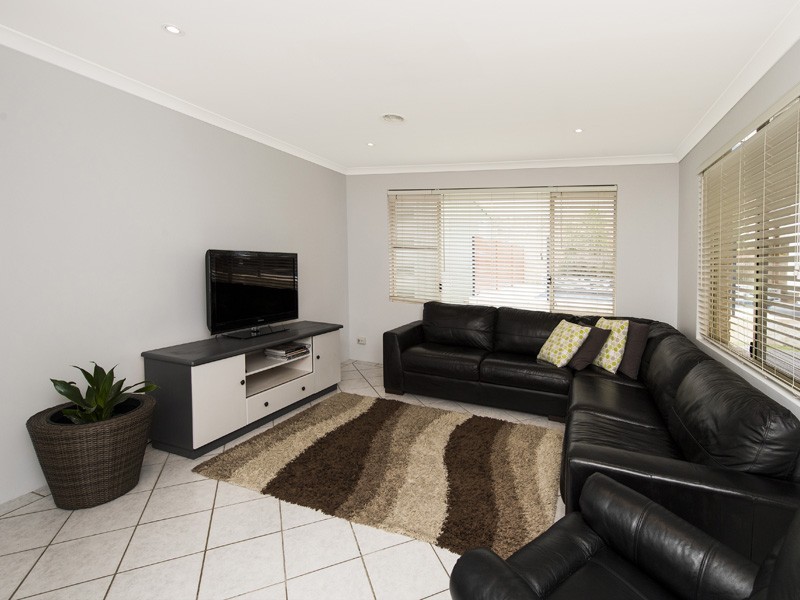 44 Floribunda Avenue, Halls Head WA 6210