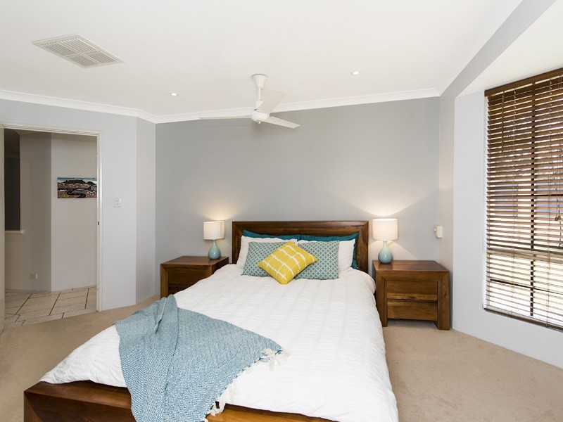 44 Floribunda Avenue, Halls Head WA 6210