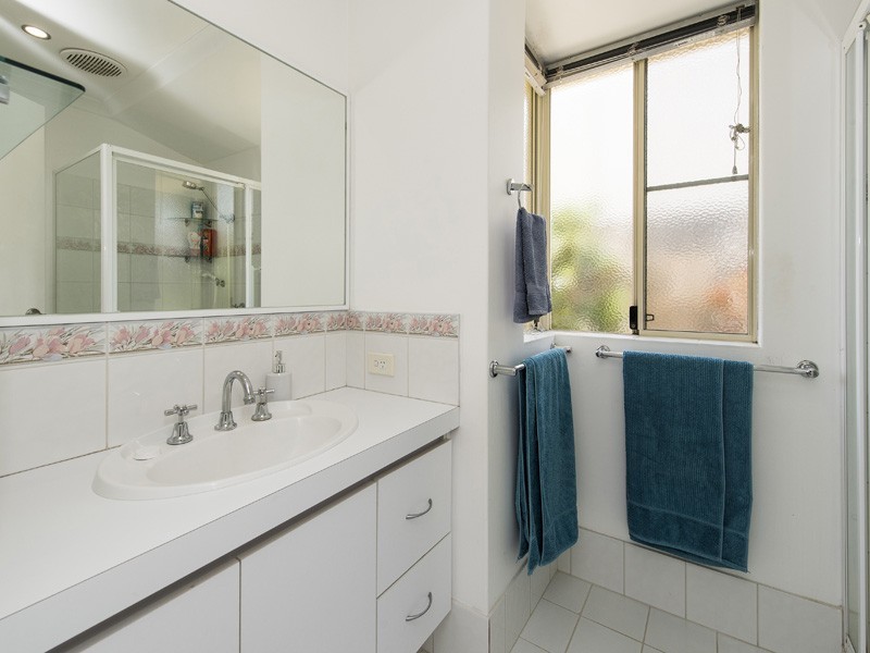 44 Floribunda Avenue, Halls Head WA 6210