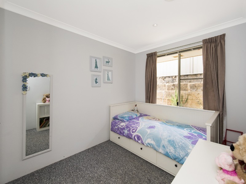 44 Floribunda Avenue, Halls Head WA 6210