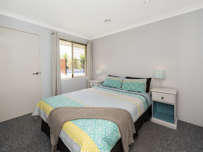 44 Floribunda Avenue, Halls Head WA 6210