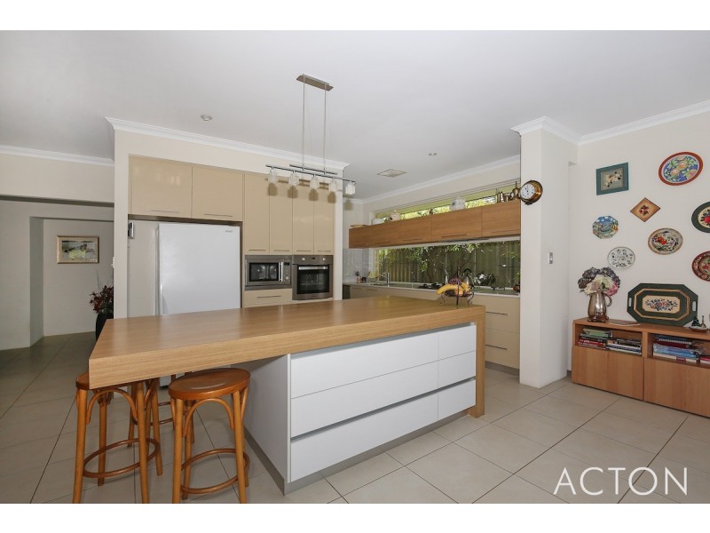 8 Purcell Gardens, South Yunderup WA 6208