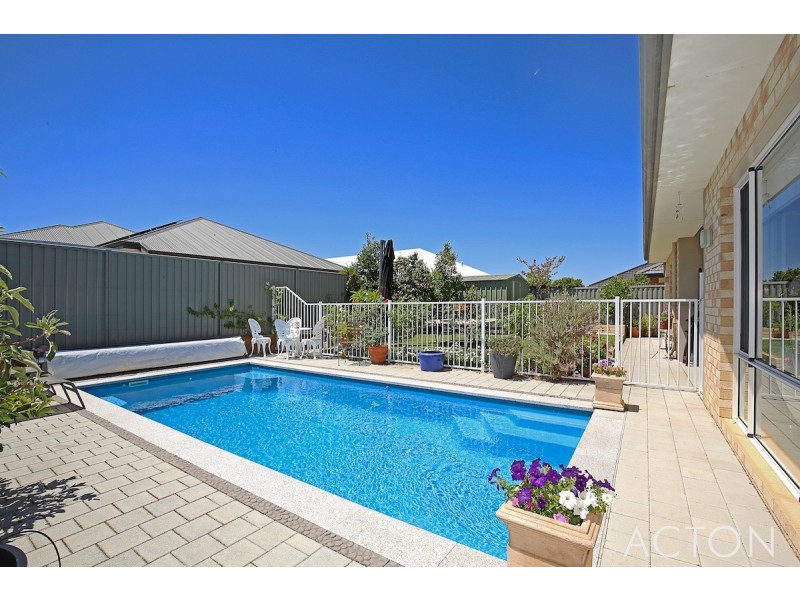 8 Purcell Gardens, South Yunderup WA 6208