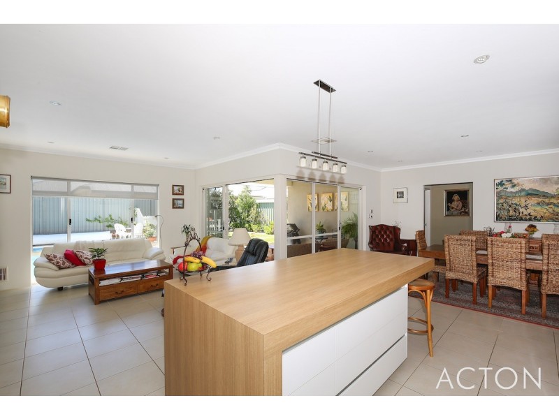 8 Purcell Gardens, South Yunderup WA 6208