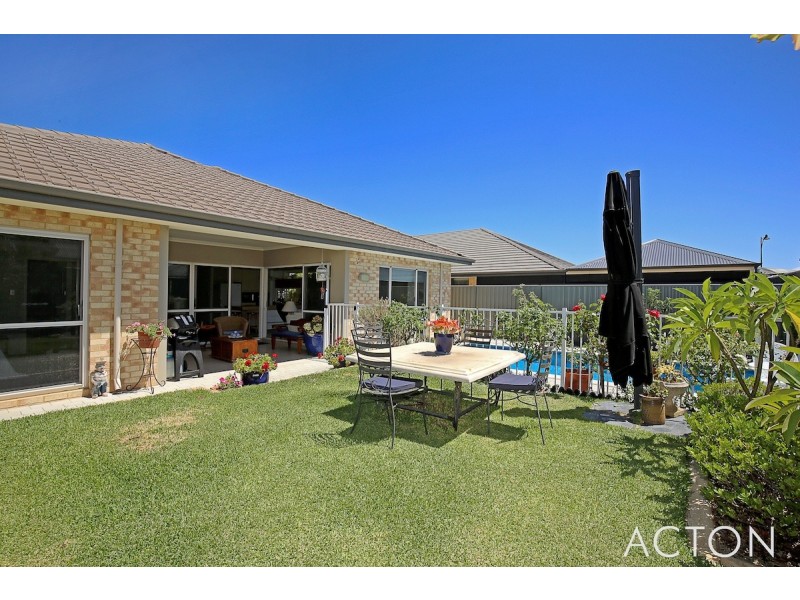 8 Purcell Gardens, South Yunderup WA 6208