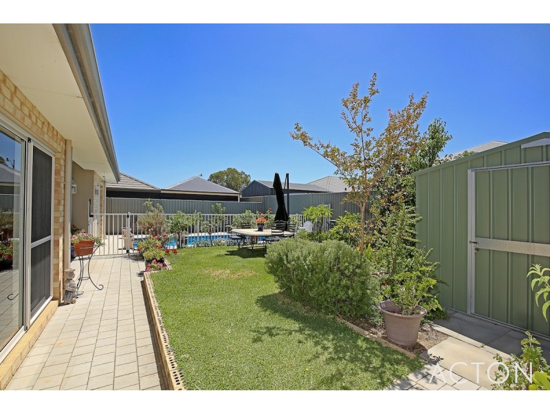 8 Purcell Gardens, South Yunderup WA 6208