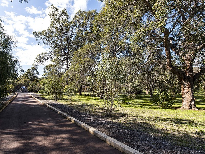 5 White Hill Road, Bouvard WA 6211