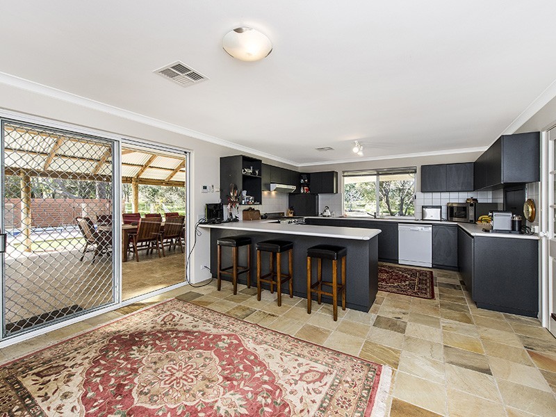 5 White Hill Road, Bouvard WA 6211