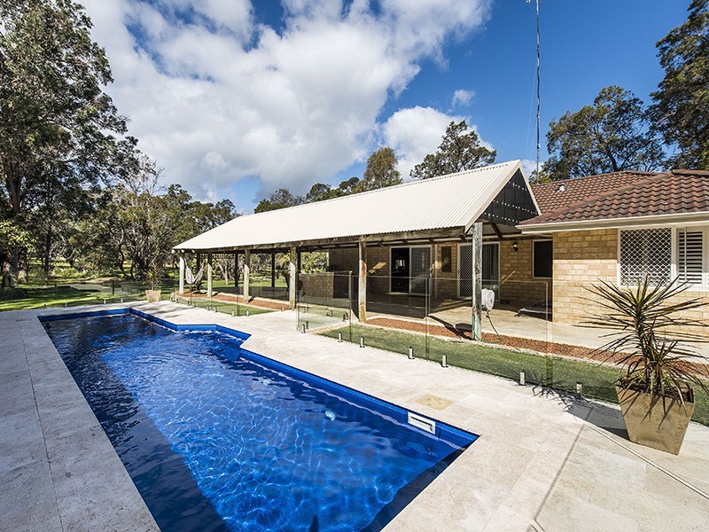 5 White Hill Road, Bouvard WA 6211