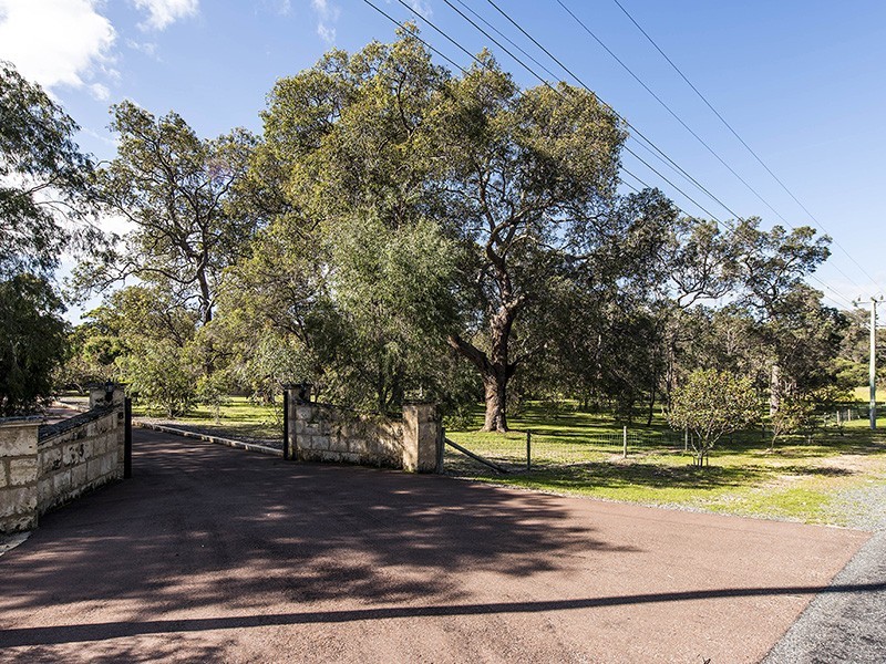 5 White Hill Road, Bouvard WA 6211
