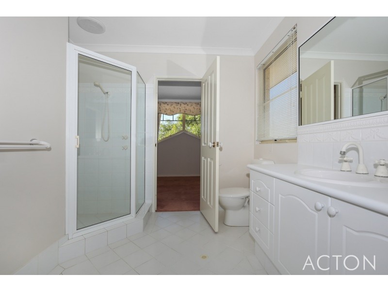 4 Ronsard Drive, San Remo WA 6210