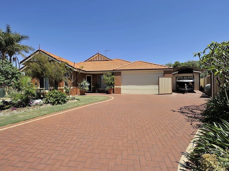 6 Napier Close, Halls Head WA 6210