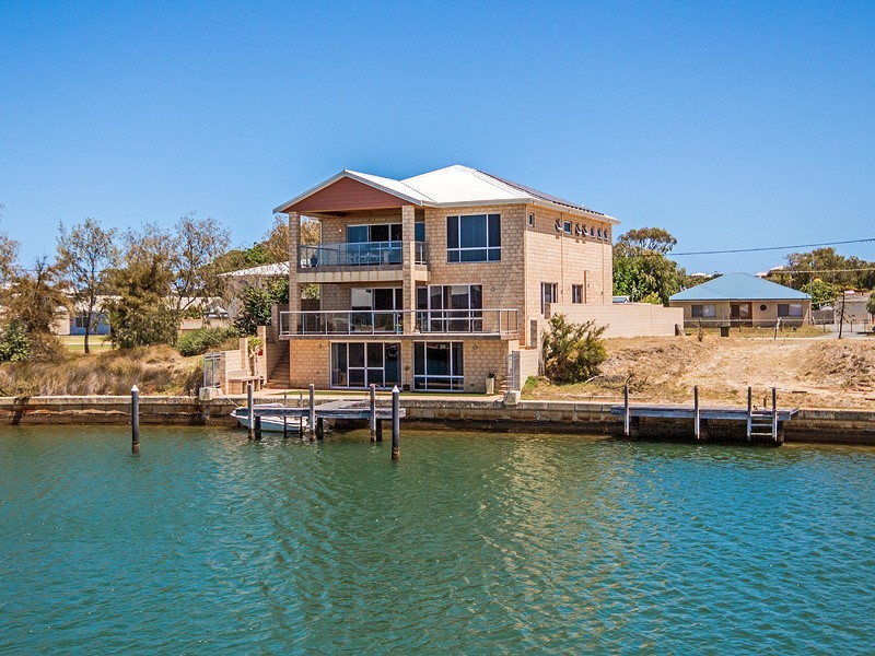 59 Queen Parade, Wannanup WA 6210