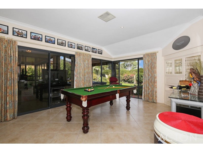 15 Fairborn Retreat, Meadow Springs WA 6210