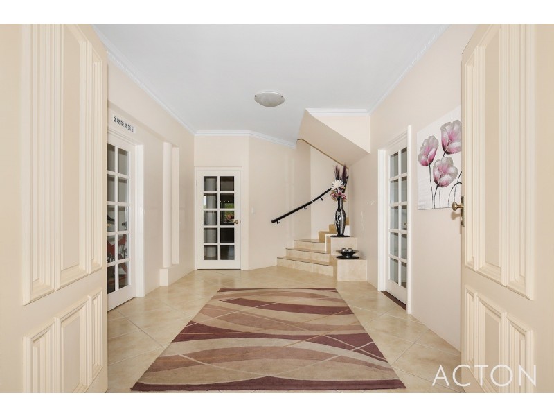 15 Fairborn Retreat, Meadow Springs WA 6210