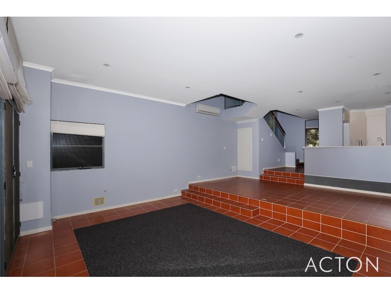 1/10 Waterside Drive, Dudley Park WA 6210