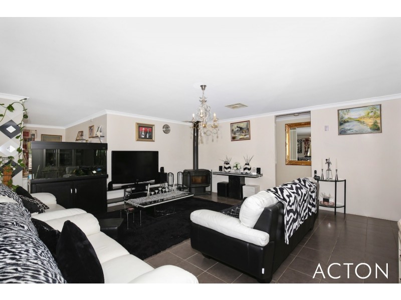 83 Meadow Springs Drive, Meadow Springs WA 6210