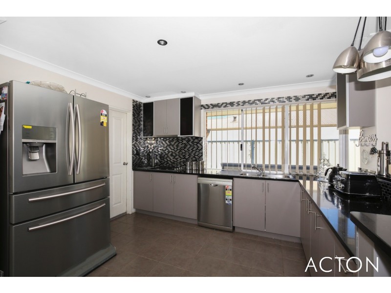 83 Meadow Springs Drive, Meadow Springs WA 6210