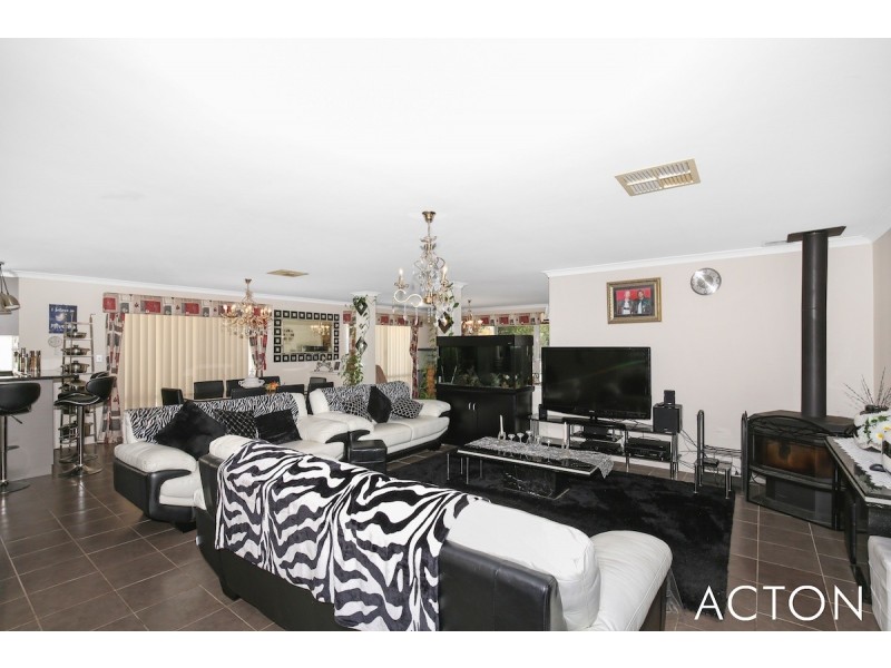 83 Meadow Springs Drive, Meadow Springs WA 6210